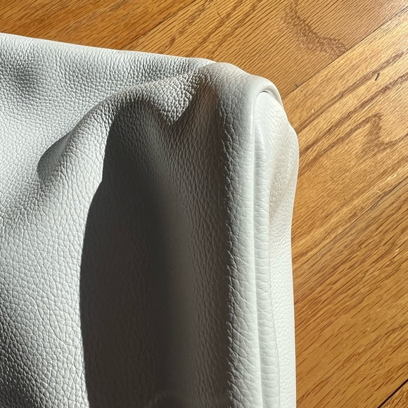 Longchamp White Leather Le Pliage Tote Bag - Picture 8 of 16